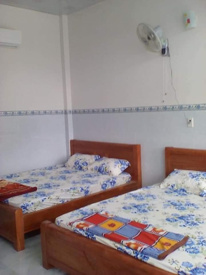 Nhà Nghỉ NgọC PhuọNg Hon Son Hotel Lai Son Room photo